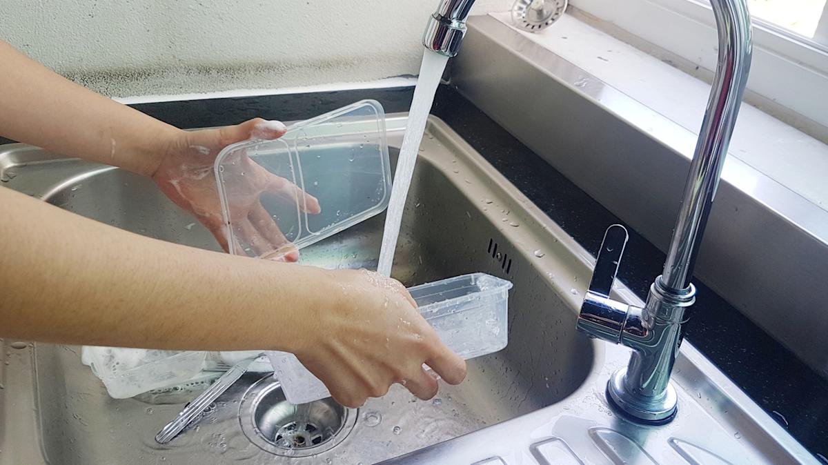 Save Plastic Lids To Turn Them Into Upcycled Home Décor