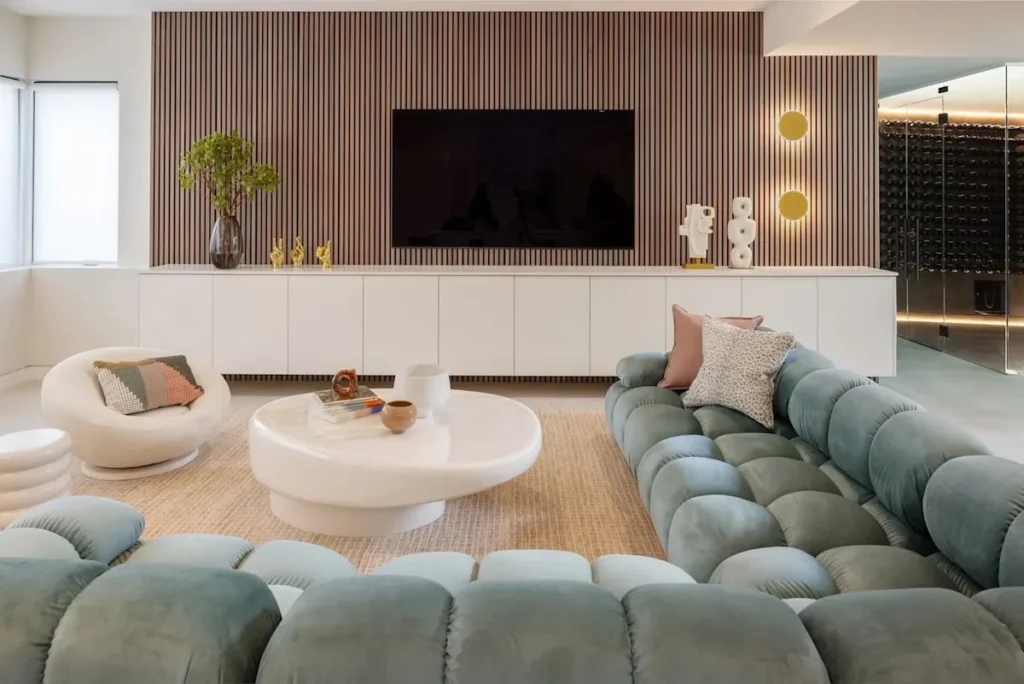 Designers Say These 10 Vintage Decor Trends Will Be Everywhere in 2026