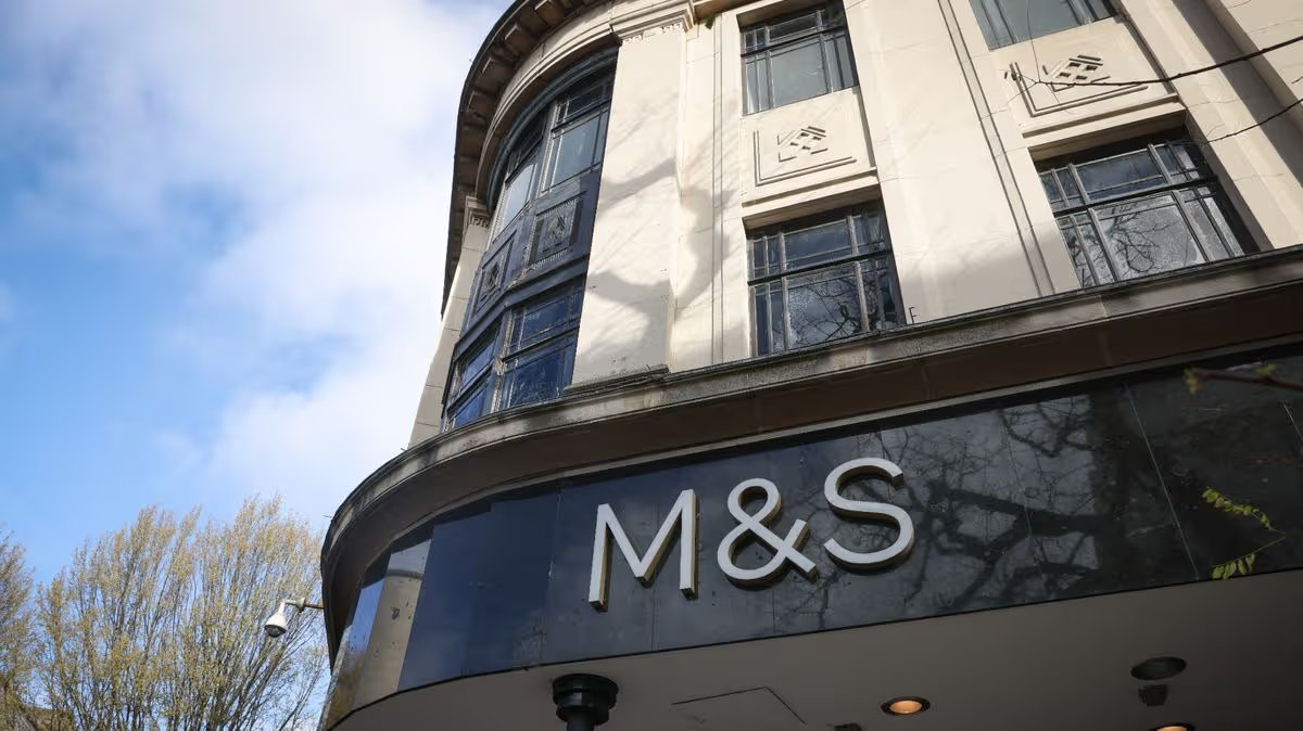 Marks and Spencer shoppers can snap up £5 Estee Lauder and Clinique beauty this weekend